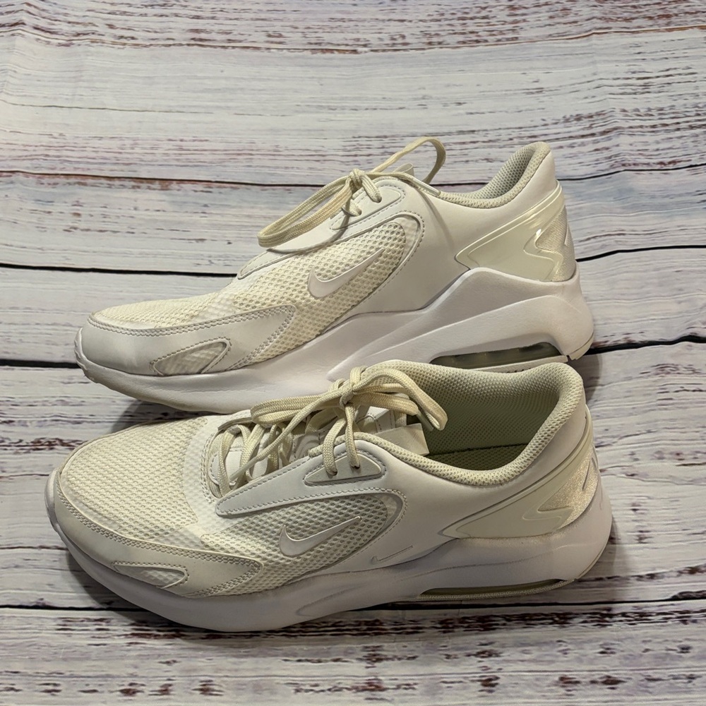 Nike Men’s size 9.5 AirMax Shoes White/white